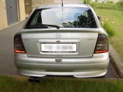 Dieses Opel-Logo wurde durch das in OZ gekaufte Holden-Logo ersetzt