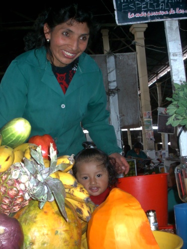 zurück in cusco -
fruchtcocktail am markt